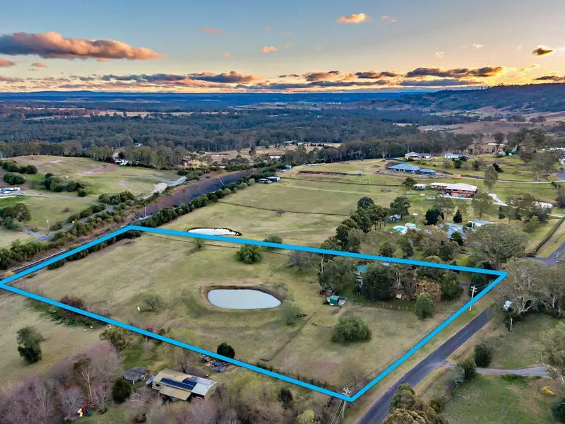 SEMI RURAL OASIS ON A HUGE 5 ACRES OF LAND