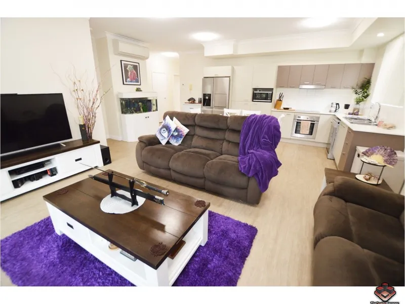 Beautiful 3 Bedroom Apartment in sought after Lakewood Reserve.