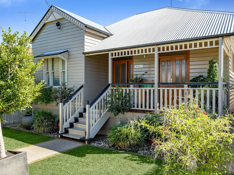 Elegant Inner City Cottage -  Sought After East-Side Location