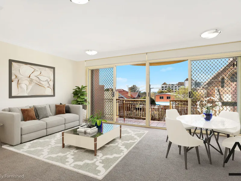 Three Bedroom Townhouse with Own Courtyard