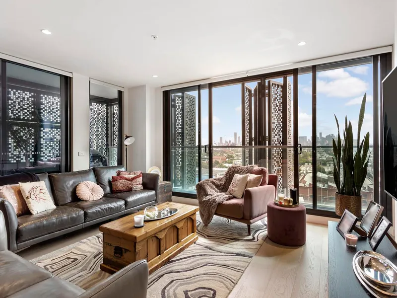 Luxurious urban living, admirable views and a stylish wraparound terrace