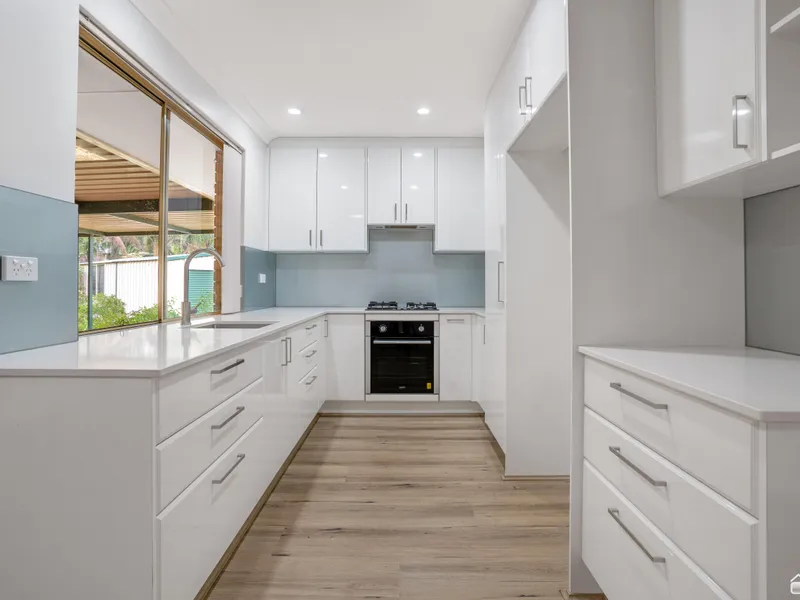 Stunning Kitchen and a Powered Workshop