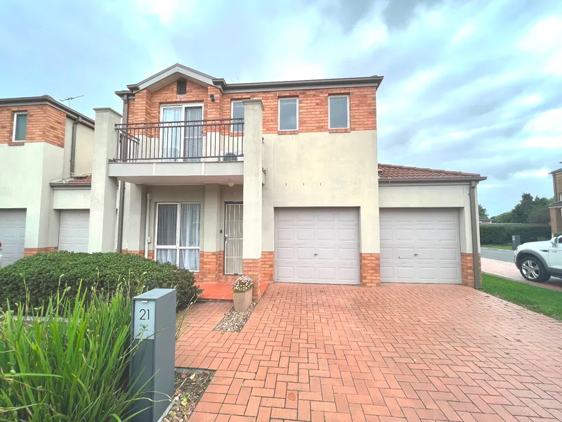 3 Bedroom 2 Bathroom Double-Storey Family Home in Handy Spot!
