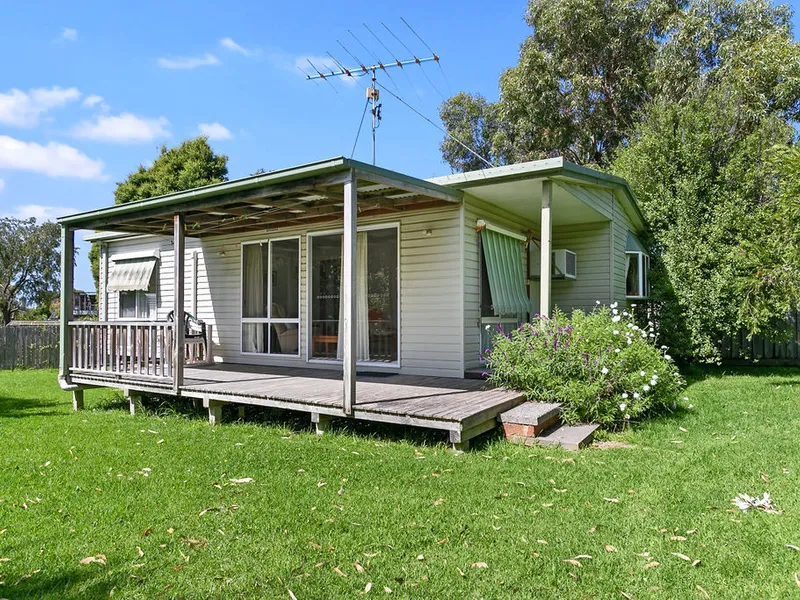 BEACH COTTAGE ON LARGE ALLOTMENT