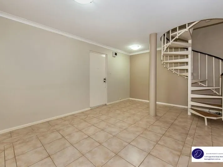 Stylish Apartment in Prime Location!!