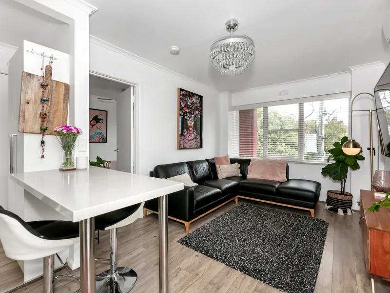Low Maintenance Bay St Lifestyle