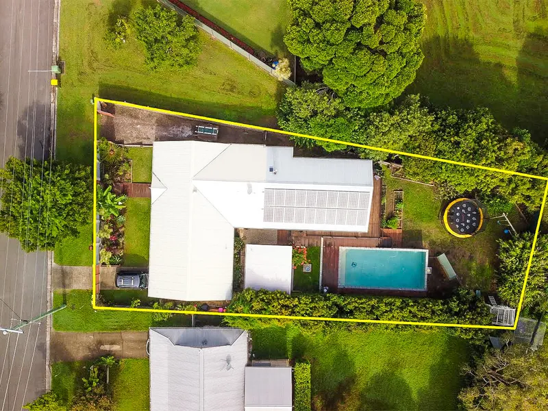 EXTREMELY PRIVATE, 6 BEDROOMS, POOL, SIDE ACCESS, GREAT YARD, NEXT TO PARK!! MUST SEE : )