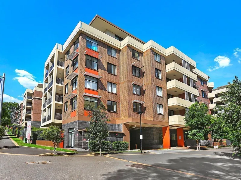 Modern apartment in prestigious waterfront