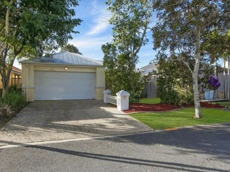 Great Family Home in Burleigh Cove