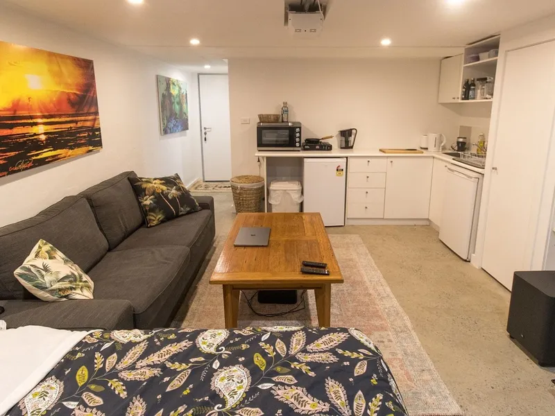 Avalon Beach Studio opposite beach