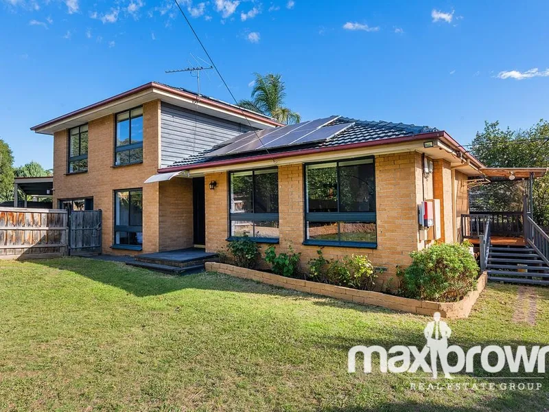 FAMILY HOME IN IDEAL LOCATION