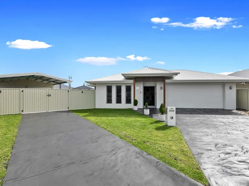 IMMACULATE HOME, CENTRAL LOCATION - JUST MOVE IN AND ENJOY