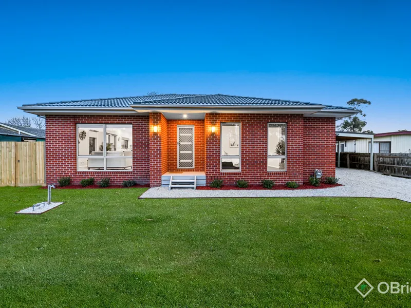 Brand New Stylish Home in Top Location!