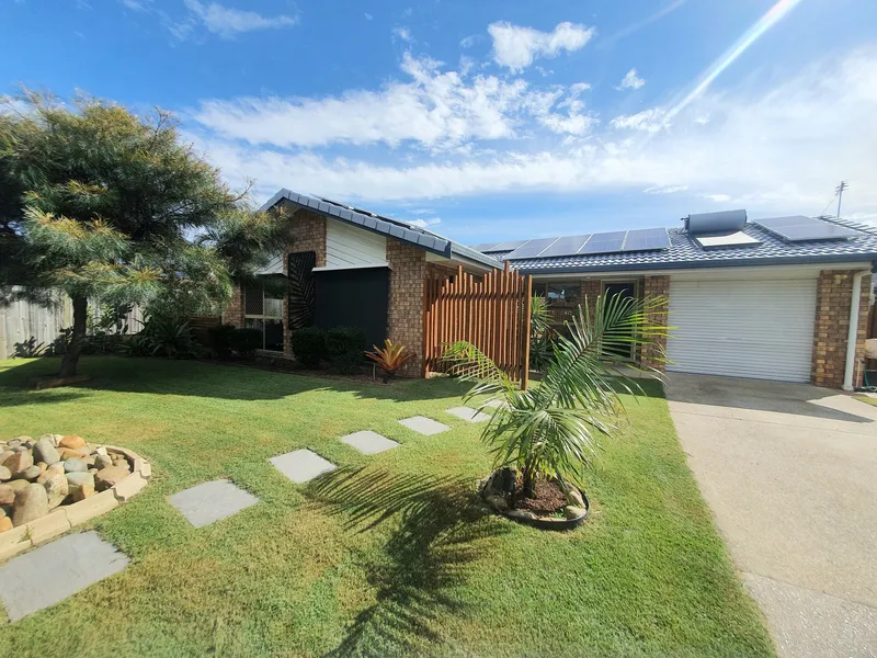 Tropical Oasis - Sought after area!!