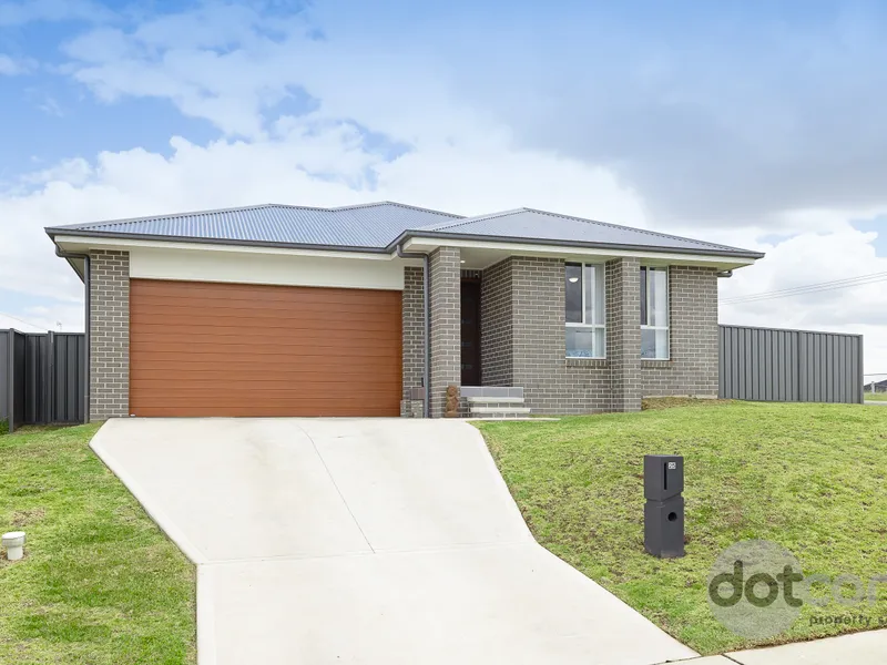 Near New Family Home with Gorgeous Kitchen