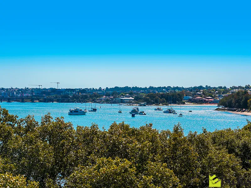 SUN FILLED 3 BEDROOM DESIGNER APARTMENT