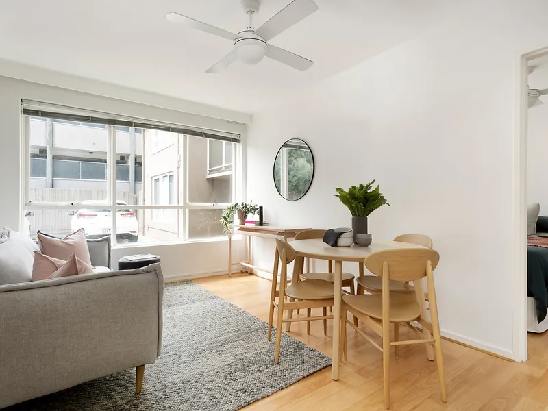 Great First Home Or Quality Blue Chip Investment!