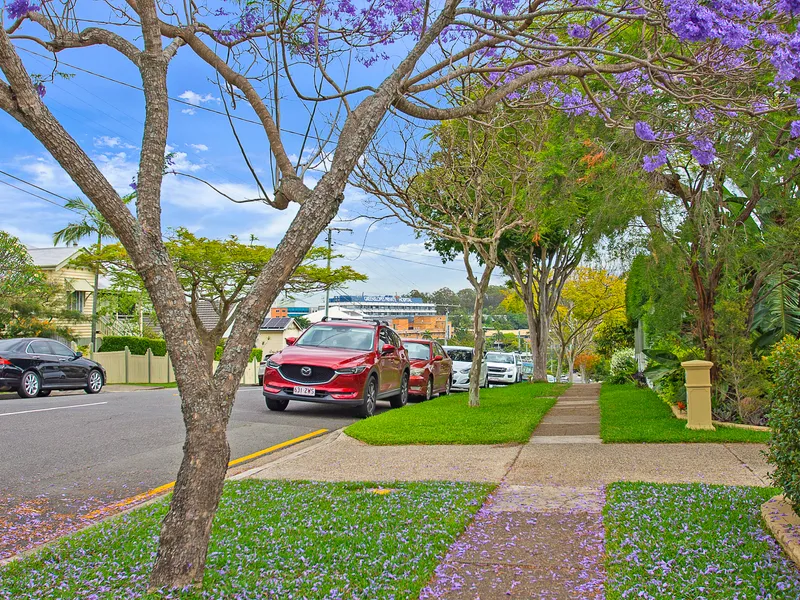 2 Bedroom unit, walking distance to Greenslopes Private Hospital