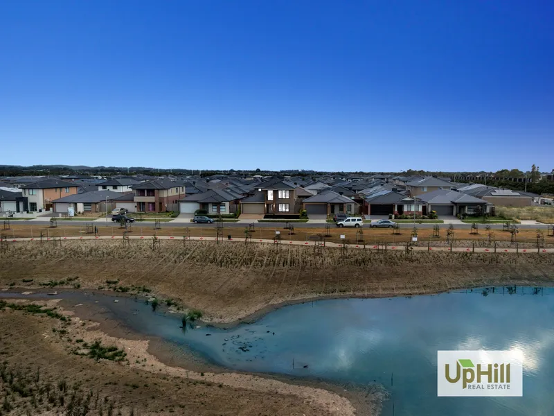 Six Beds, Four Baths & Two Kitchens !! A Golden Investment Opportunity in the Heart Of Officer!!