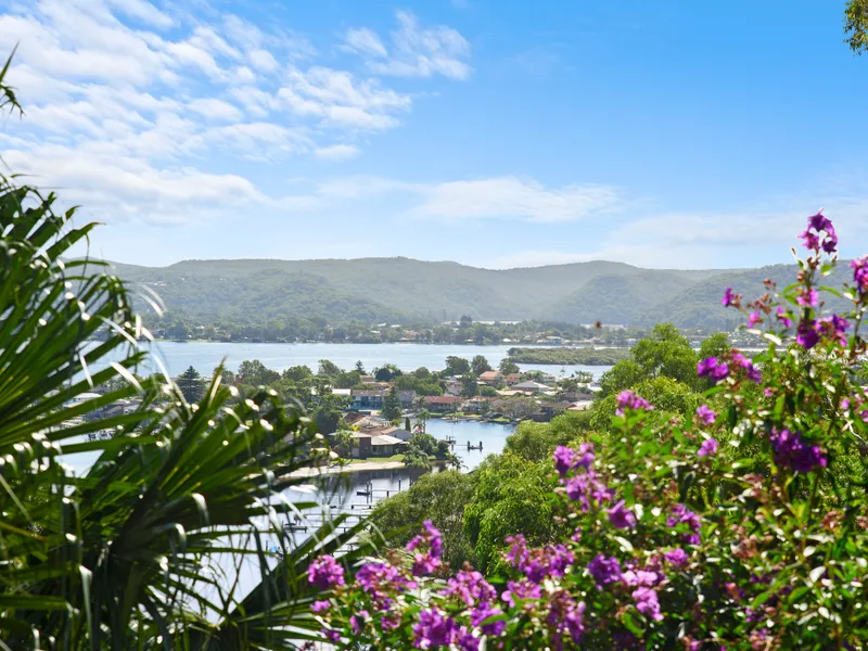 La Puesta Del Sol - Spacious elevated home with picturesque views over the bay