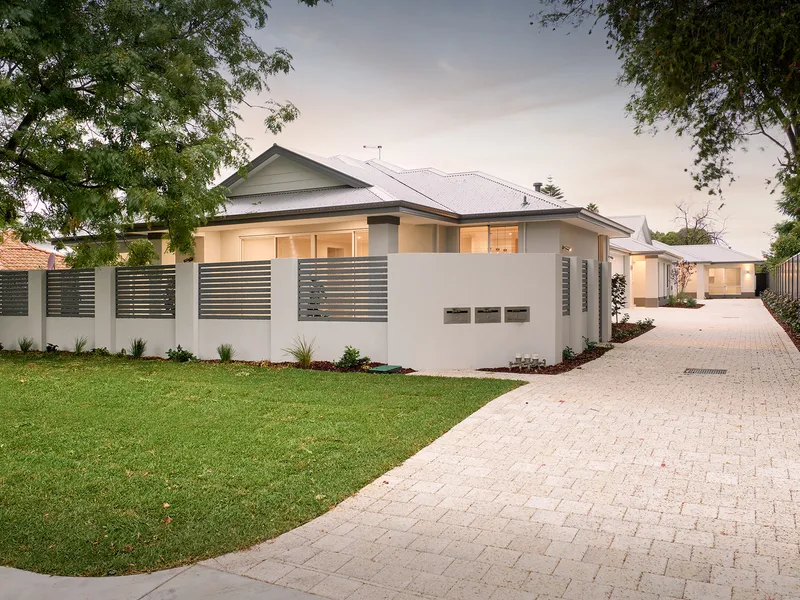 BEAUTIFUL STREET FRONT HOME!