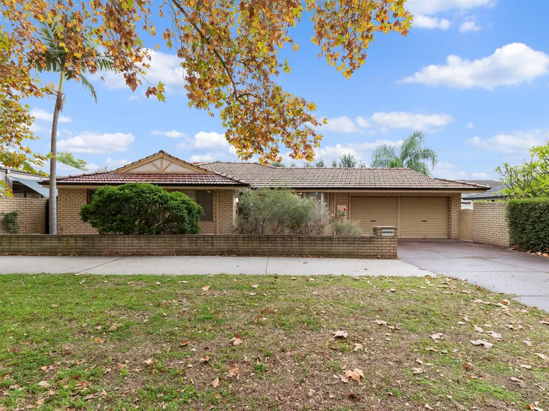 Prime Location in Applecross!