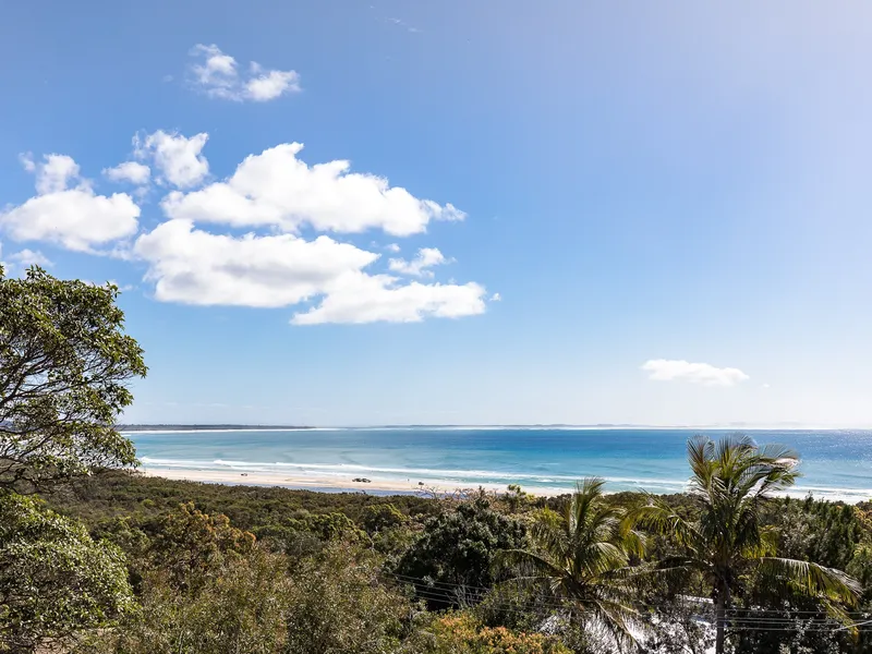 BREATHTAKING VIEWS! SHORT WALK TO BEACH! STUNNING HOME!