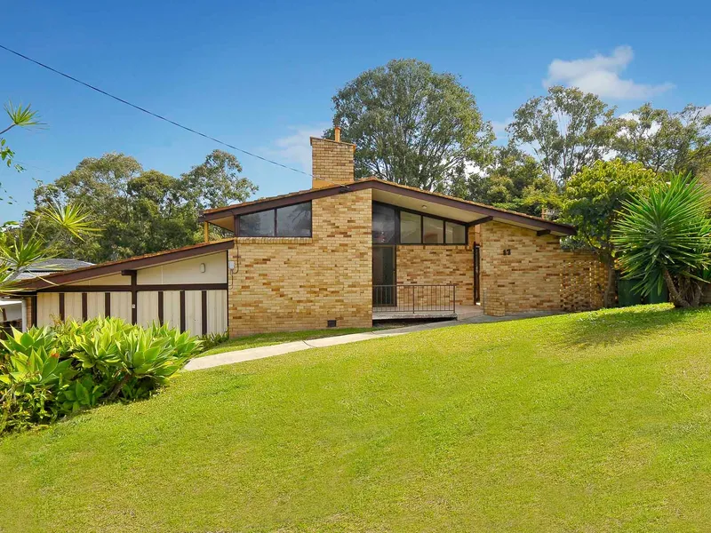 Renovator's Delight- Walk To Beach!