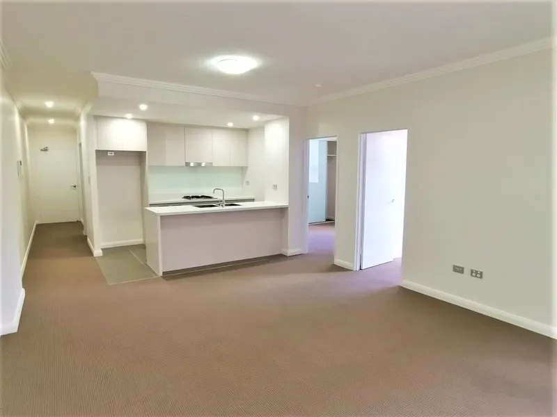 Centenary Park - Near New Spacious Residence 