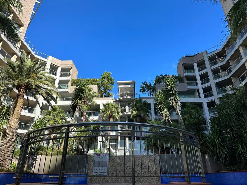 Spacious 2 bedroom + study in prime location