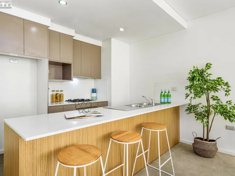 Garden-view Two Bed for Young Families