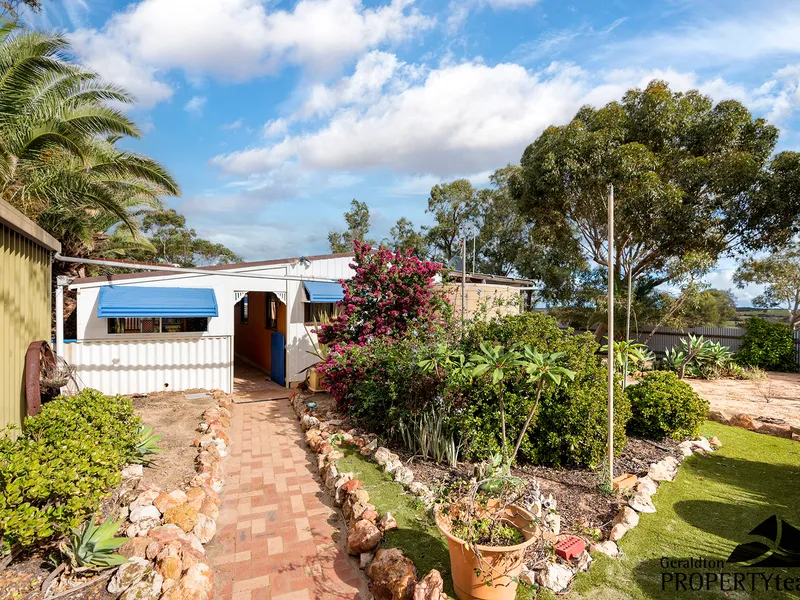Spacious Rural Lifestyle with Beach Views