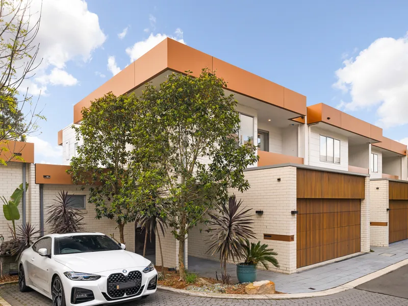 Architecturally designed four bedroom home set on Strathfield Golf Course