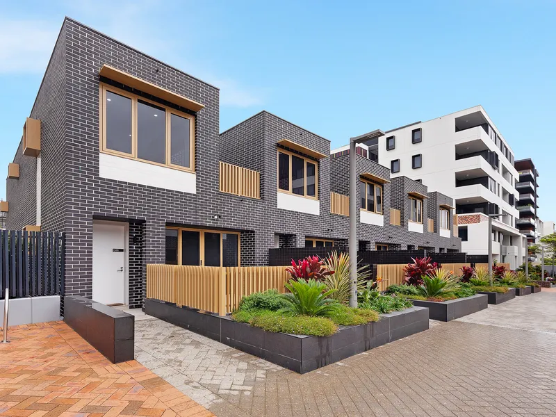LAST REMAINING 4 BEDROOMS TOWNHOUSE! BRAND NEW NORTH FACING. MOVING IN TODAY!