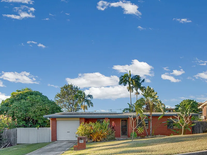 :: QUALITY, AFFORDABLE HOME IN POPULAR SUBURB, SOLAR POWER, HUGE ENTERTAINMENT AREA