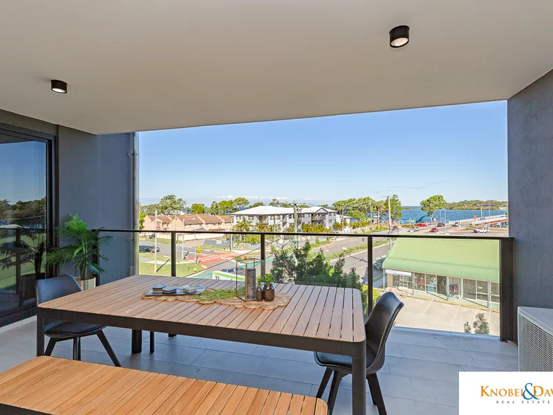 New Display Unit With Waterfront Views 