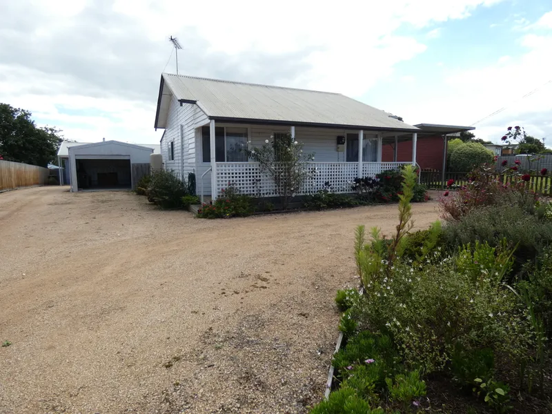CHARMING COTTAGE ON ITS OWN TITLE