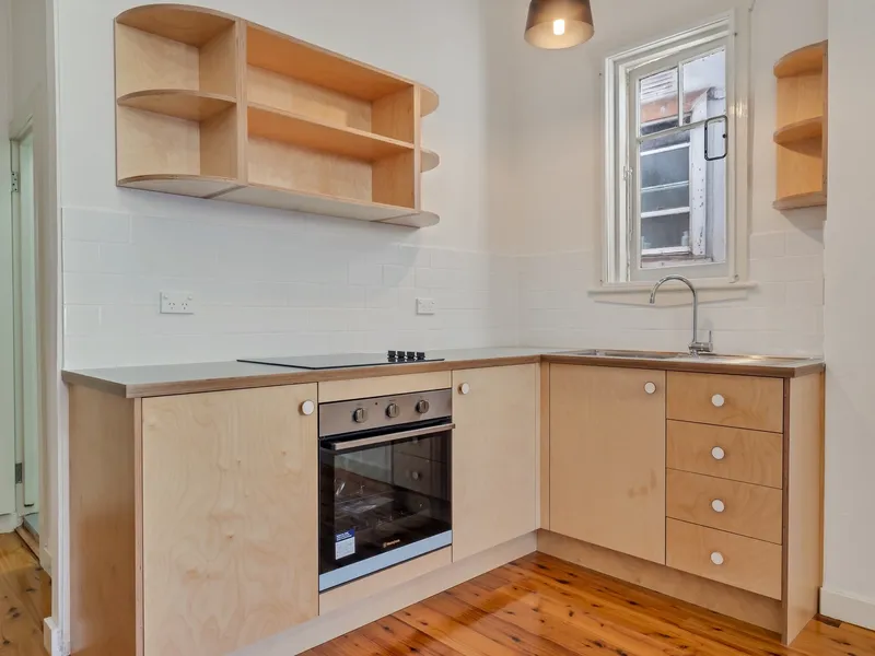 GROUND FLOOR STUDIO DOG FRIENDLY APARTMENT