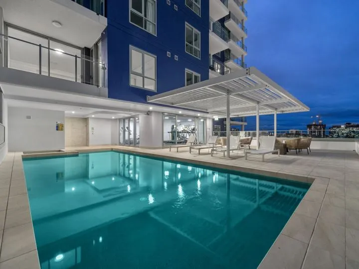 1 BED & STUDY, 1 CAR SPACE - FULLY FURNISHED UNIT AVAILABLE NOW