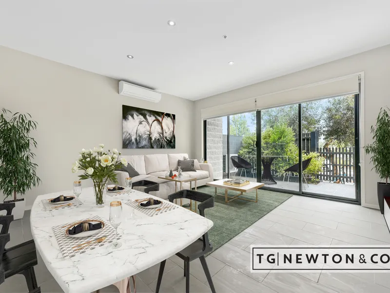 Modern Spacious Ground Floor Apartment with Private Courtyard