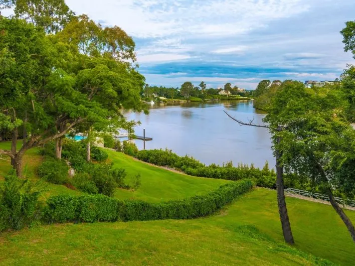 YERONGA BLUE CHIP RIVERFRONT LAND OF 1325M2 - RARE OPPORTUNITY