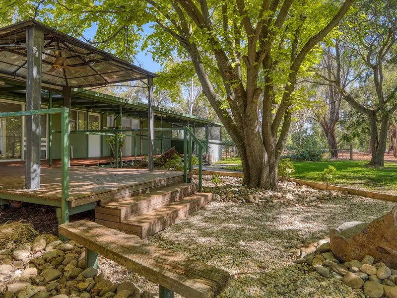 Lifestyle property (approx 2 acres) perfectly positioned !