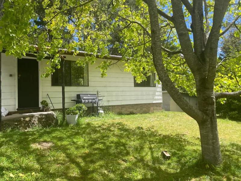 Private and Peaceful - walking distance to Leura Village