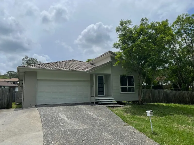 Large Family Home with Electricity Included!!
