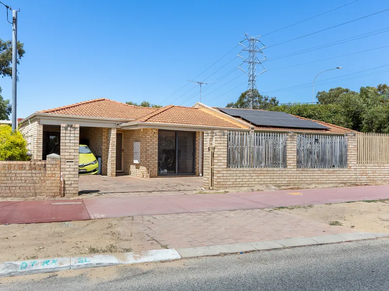 Perfect Investment – Street Front Villa