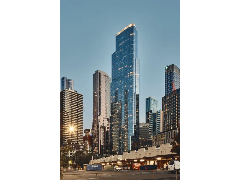 Luxury 3-Bed Residence with amazing view of Melbourne Skyline