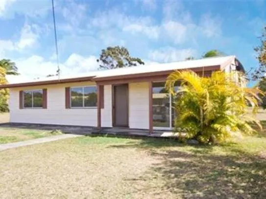 EAGLEBY LOW-SET HOME ON LARGE FENCED BLOCK