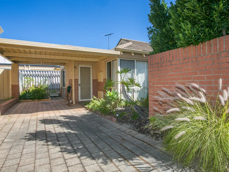 Bright Villa with Incredible Location and Large Private Yard