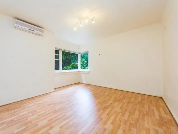 Studio apartment with the lot!