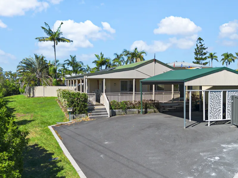 TICKING ALL YOUR BOXES! 1129m2 LEVEL BLOCK, POOL, GRANNY FLAT, WORK SHOP, PLENTY OF SPACE FOR ALL THE TOYS..